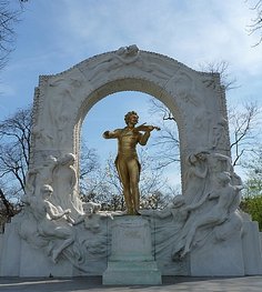 Памятник Иоганну Штраусу (сыну) в венском городском парке